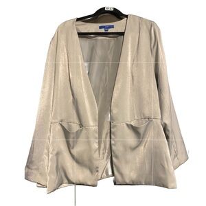 3/25🙂 Apt 9 lined blazer. Greyish color. Front pockets, lined inside.